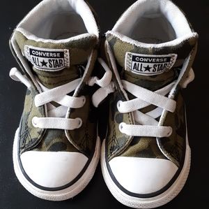 Converse Camo sneakers size 7 (toddler)